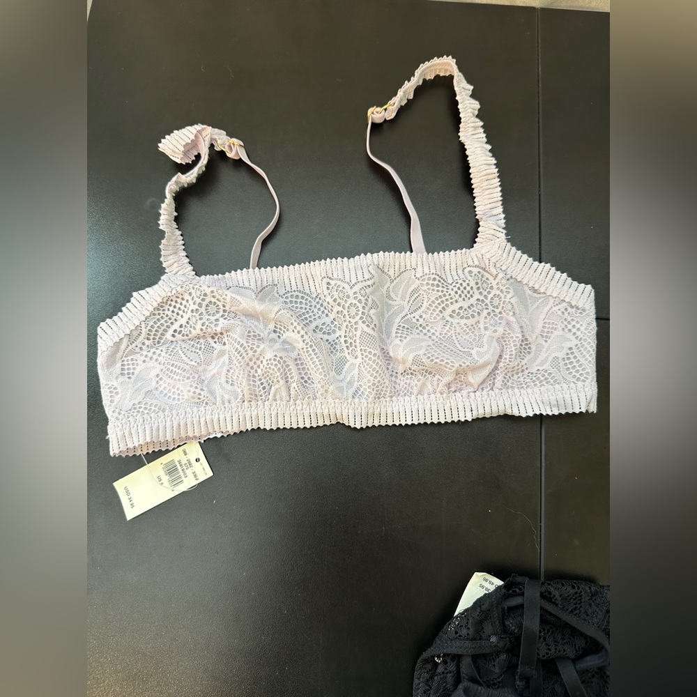 NWT Bundle of 4 Aerie Bralets - 3 small and 1 XS - Picture 3 of 4